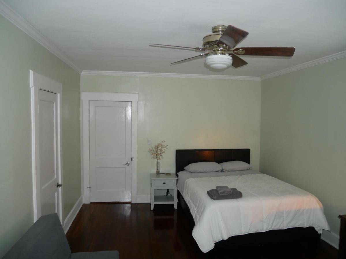Arrivals & Departures Bed and Breakfast Elizabeth Exterior foto